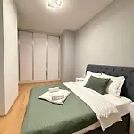 شقة Luxury 8 At Square 21 تيرانا