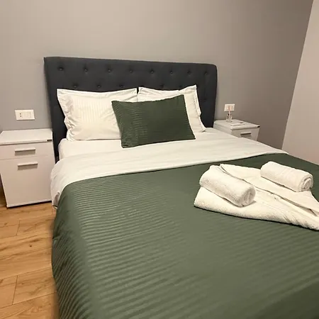 Luxury 8 At Square 21 Apartment *