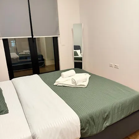 Luxury 8 At Square 21 Tirana