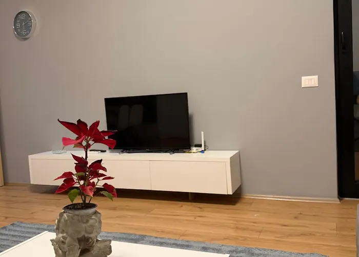 Luxury 8 At Square 21 * Tirana